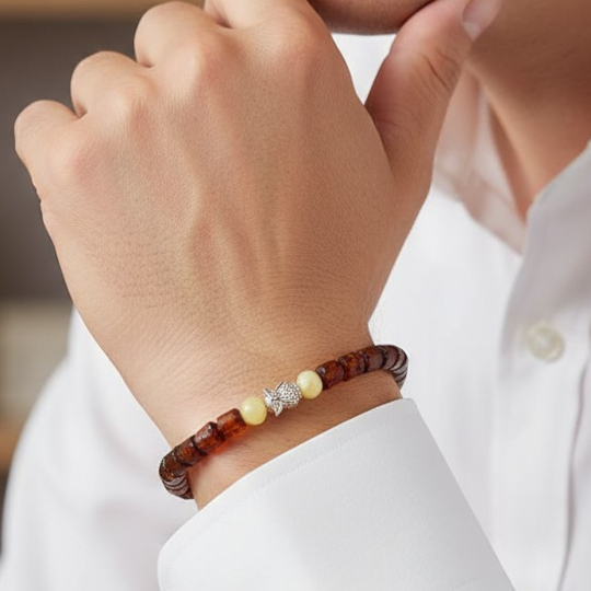 bracciale inserto gufo indossato